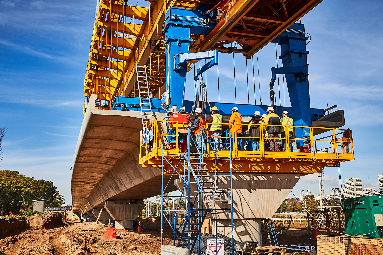 Viaducto ferroviario elevado del ferrocarril Mitre