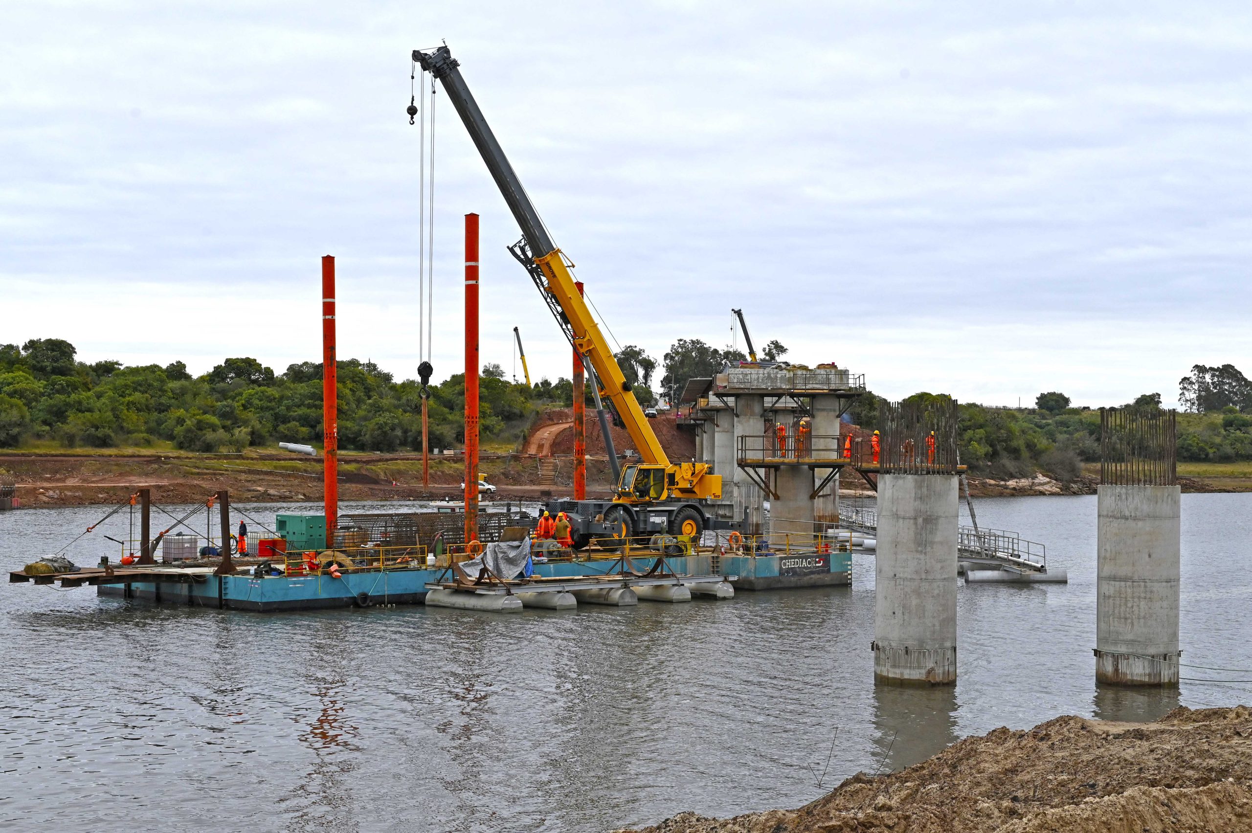 Puente sobre el Rio Negro en Picada de Oribe- Uruguay. Cliente: Corporación Vial del Uruguay S.A.